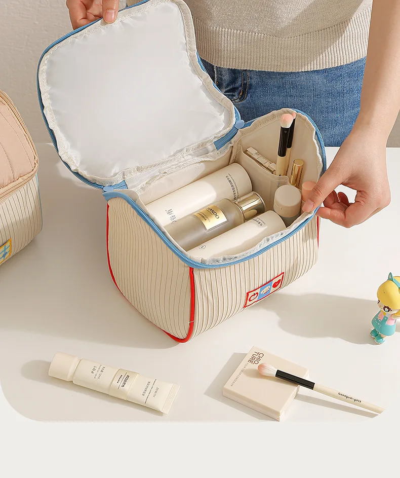 Cute Cartoon Pattern Cosmetic Bag Niche Design Portable Travel Makeup Pouch Organizer Bag for Toiletry Storage Daily Outdoor Use