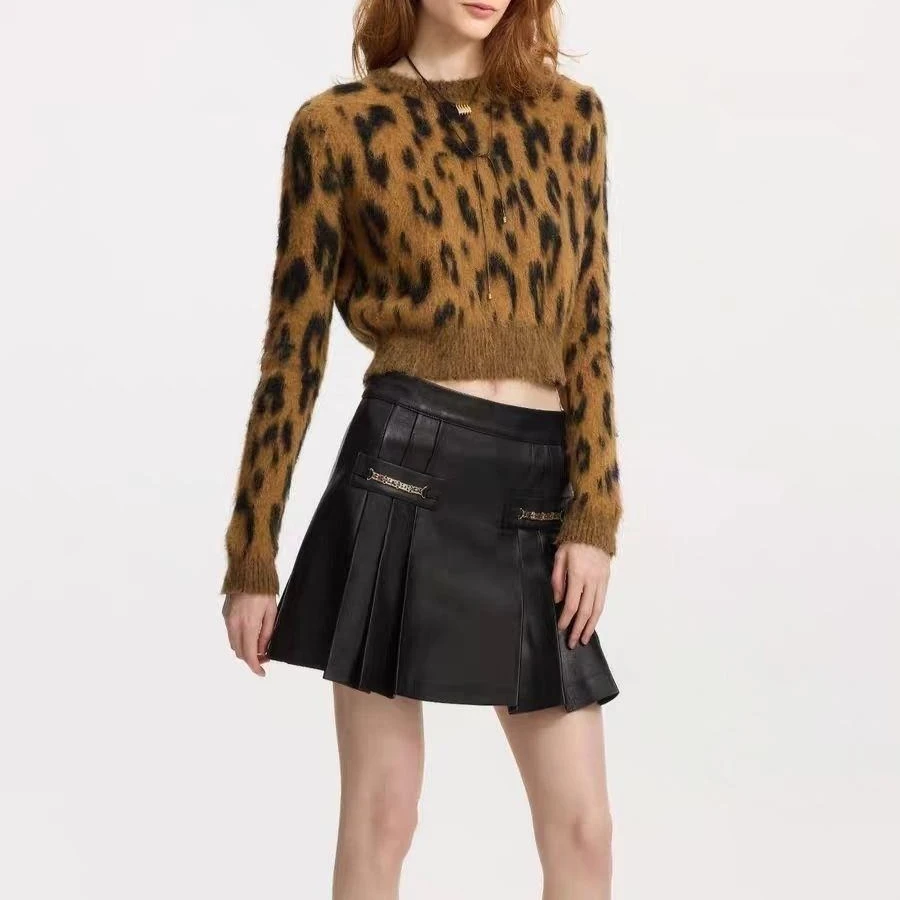 

【Gift Free】2025 Autumn Winter French-Style Fuzzy Short Leopard Knit Round Neck Sweater Top for Women