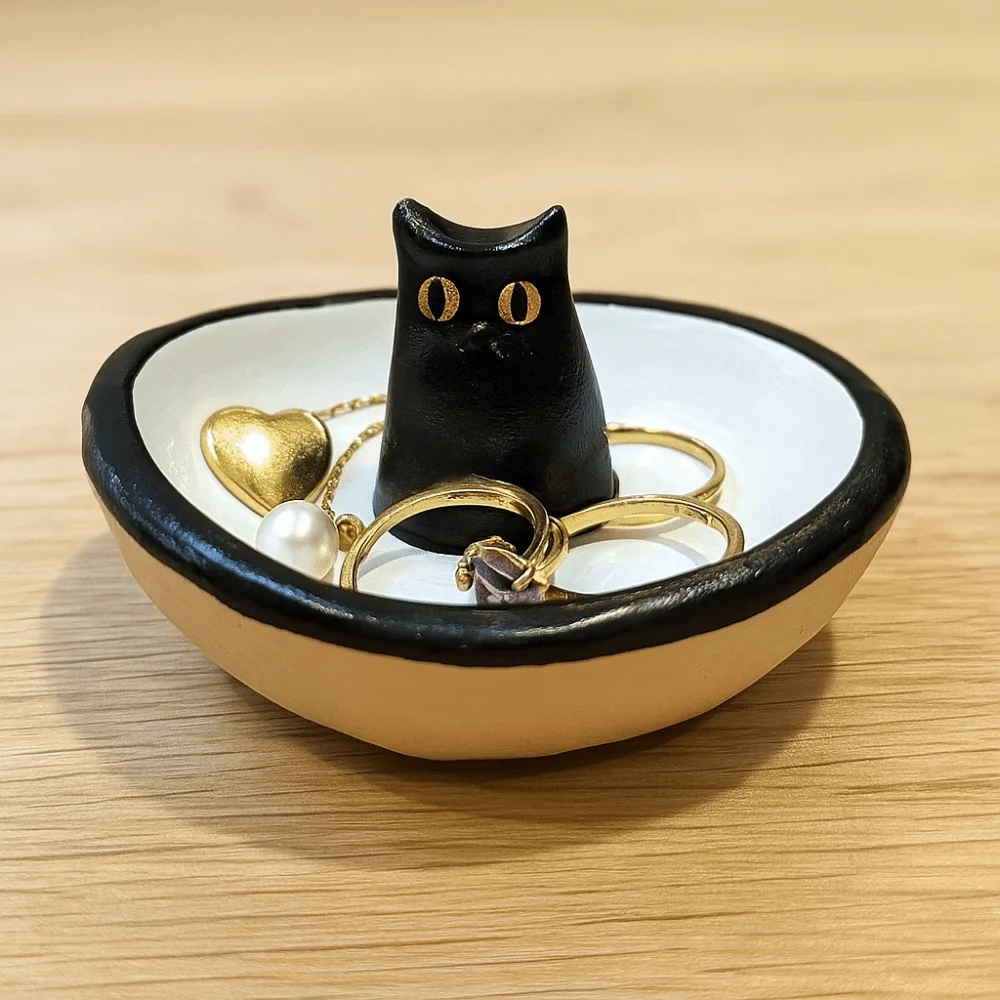 

Animal Figurine Resin Cat Ring Holder Cute Decorative Ring Dish Modern Jewelry Storage Tray Valentine's Day
