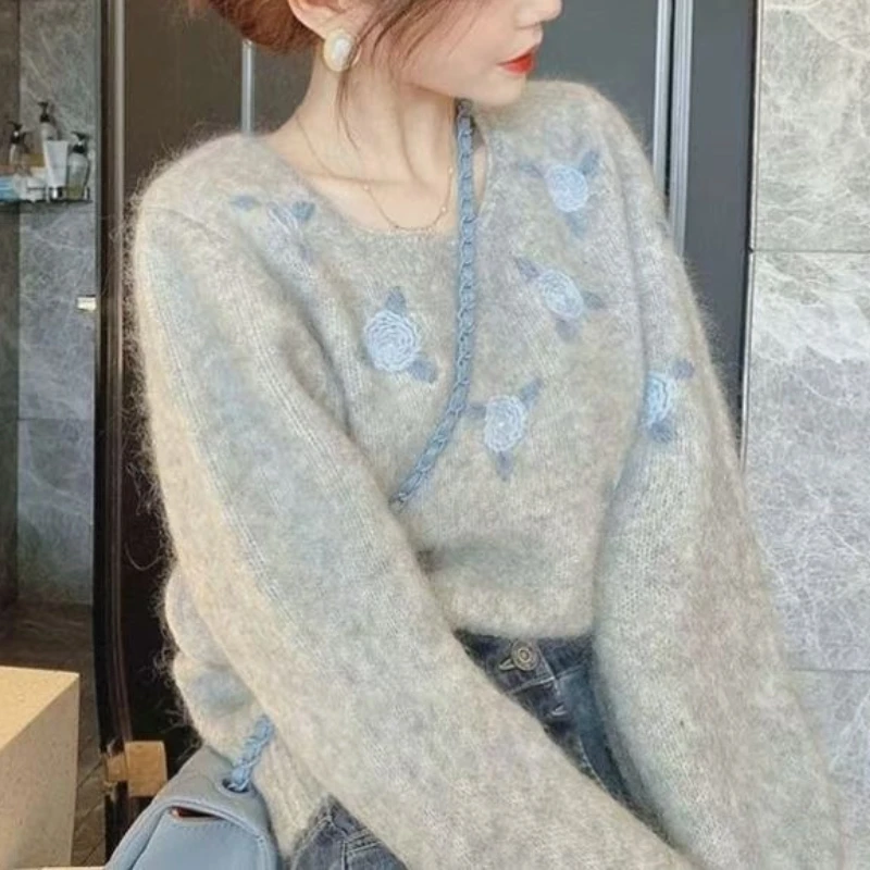 

Gentle Wind Retro Soft Waxy Pullover Sweater Autumn and Winter Design Sense Women's Loose Short Sweater
