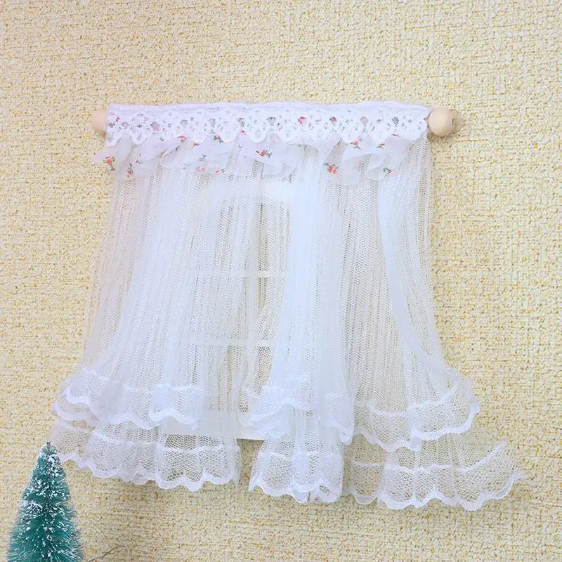 ม่านลูกไม้ขนาด 1/12 จำนวน 1 ชิ้น สำหรับตกแต่งบ้านตุ๊กตา เฟอร์นิเจอร์จิ๋ว ฉากจำลอง ห้องนอน ห้องนั่งเล่น