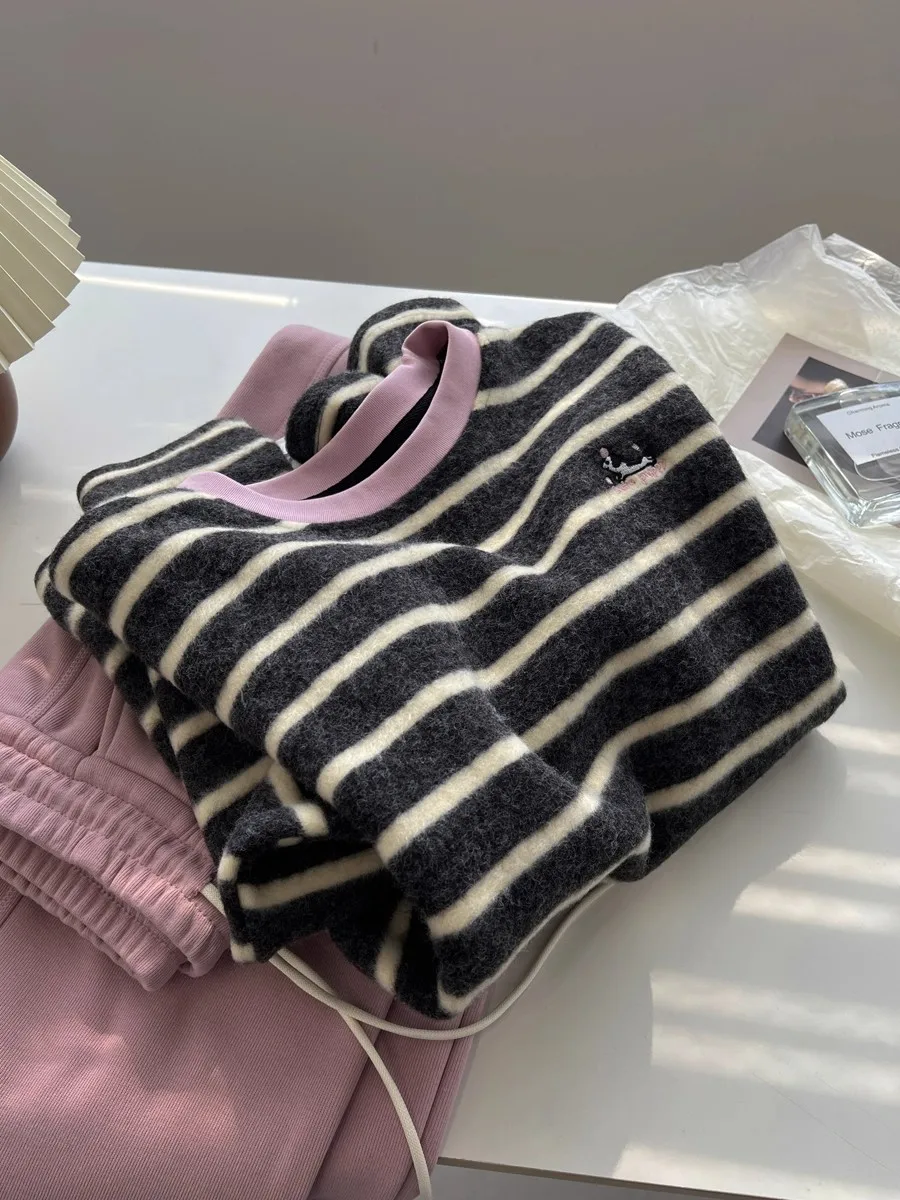 

Retro Korean Style Long Sleeve Flocking round Neck T-Shirt Women Loose Lazy Fashionable Base Shirt Autumn Winter