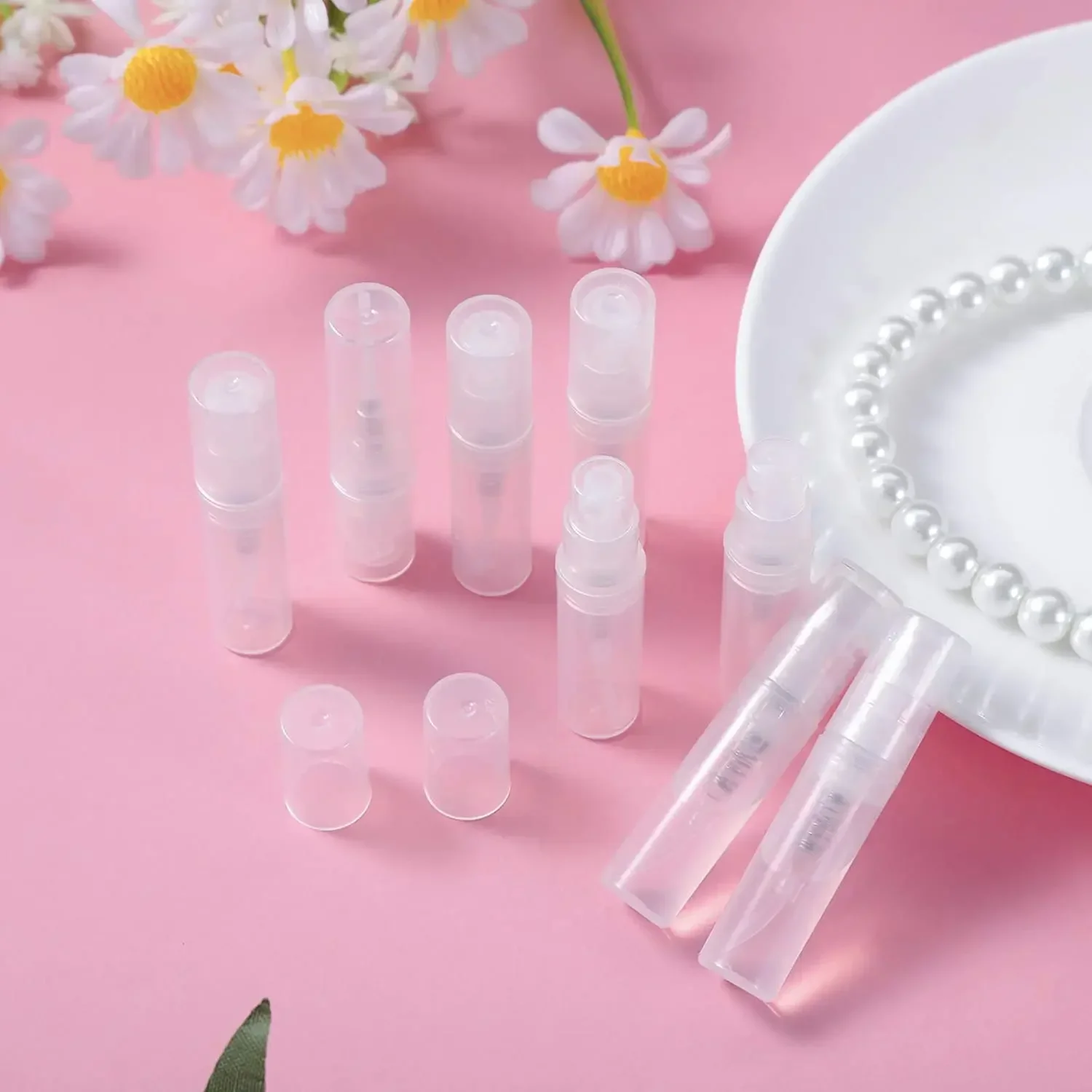 100個入り、空のプラスチック製、2ml-3ml-4ml-5mlのペン型ミニ香水サンプル用スプレーボトル。詰め替え可能で、旅行用にも便利な、きめ細かいミストを噴射するアトマイザー容器。