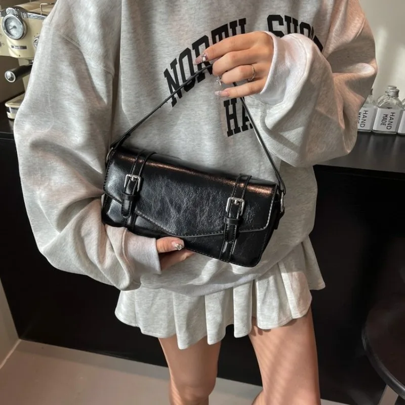 

Famous Elegance Diaper Bag Women's Luxury Leather Tote Vintage Crossbody Bag Minimalist Designer Large Capacity Chic