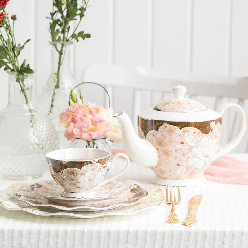 

Nordique Vintage Coffee Cups And Saucers Ceramic Beautiful Cup Set Camping Creative Conjunto Xicaras Para Cafe Porcelana Tea Set