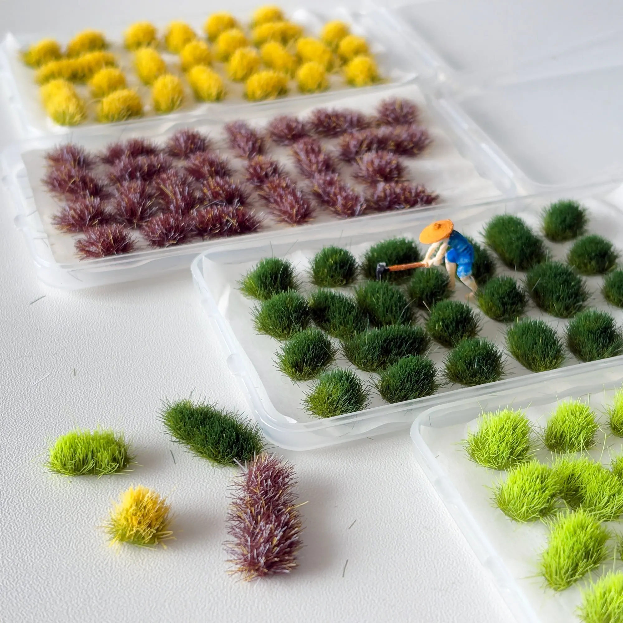 A Box of 25 Tufts Irregularly Static Grass Tuft, Miniature Lowland Shrubs Tuft Terrain Model Kit for DIY Model Railway Landscape