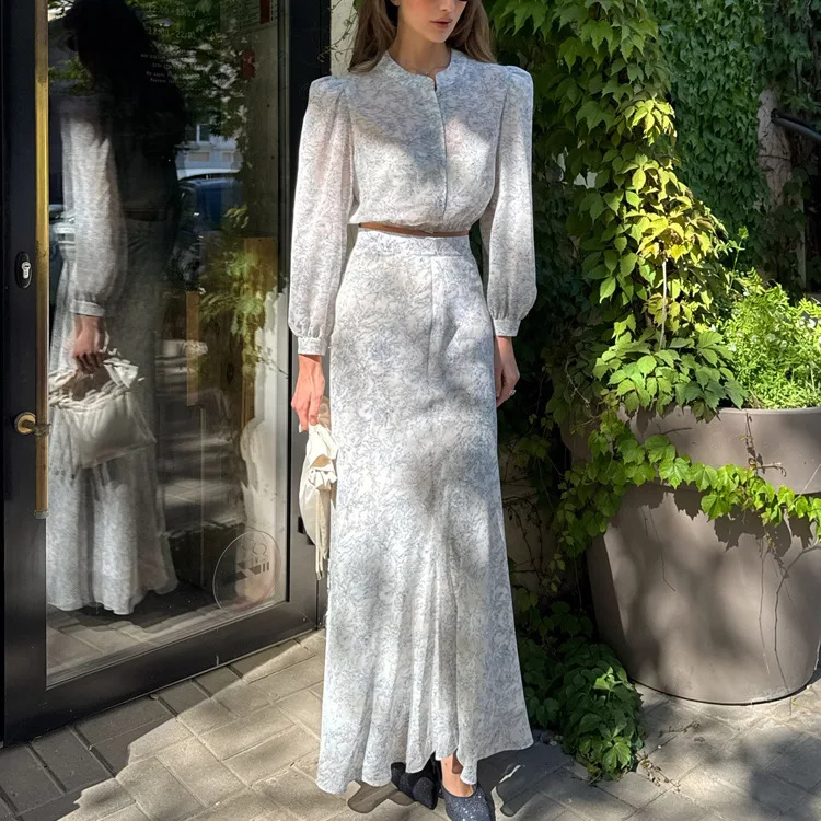 

Two Piece Skirt Set Printed High Waisted Half Length Skirt Round Neck Long Sleeved Top Two-piece Work Office Style Fashion Set
