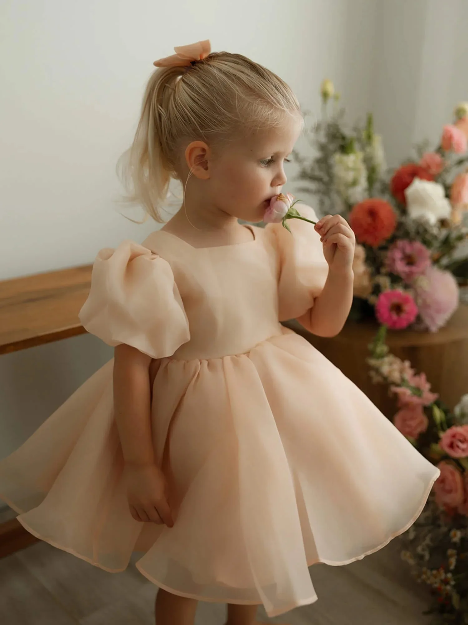 Girls' one-year-old dress, champagne color princess dress, girl's puff sleeve flower girl dress, wedding performance short dress