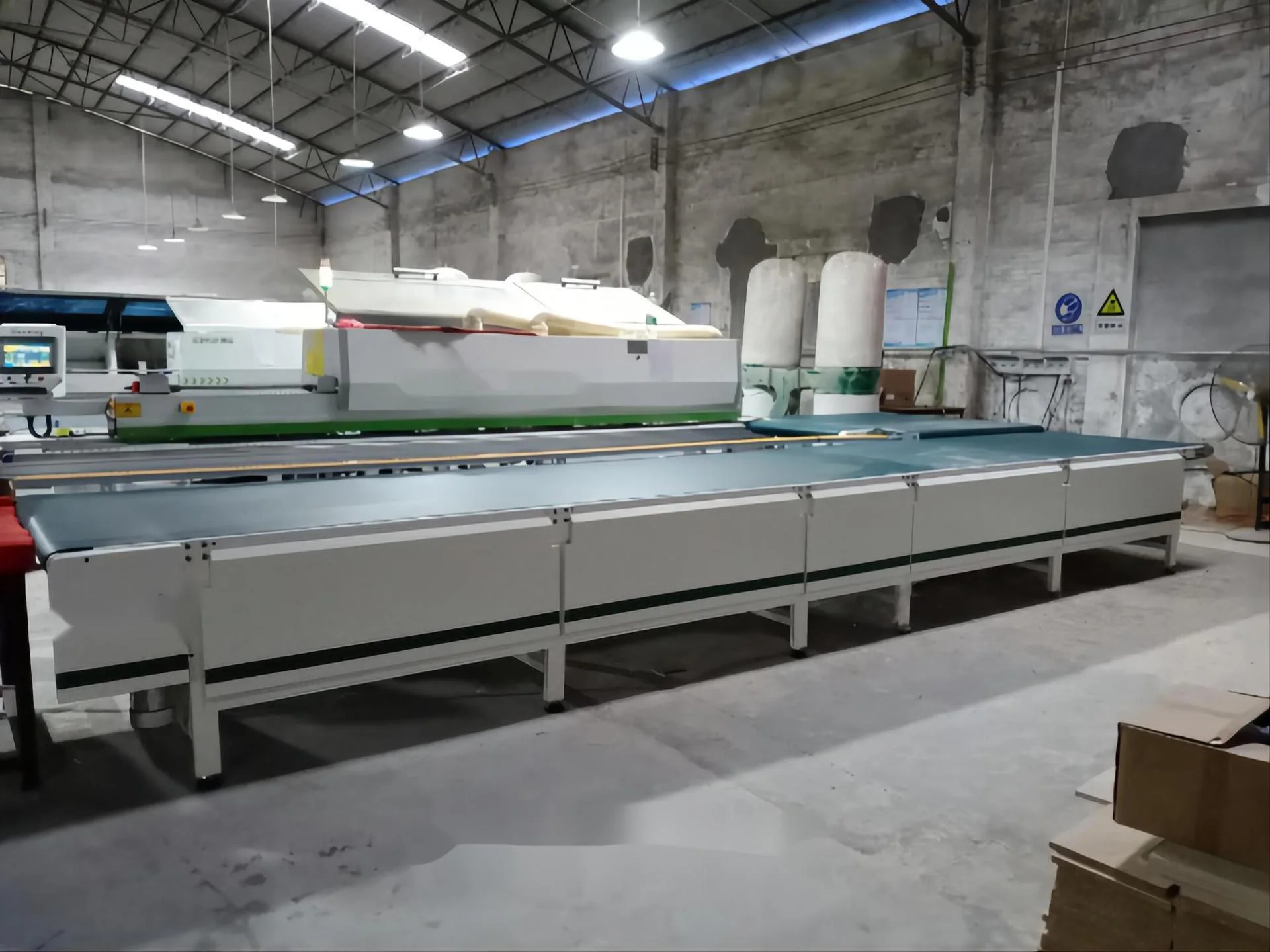 STR Fully Automatic Woodworking Machinery Edge Banding Machine Line Conveyor Right-Angle Turntable Special Cutting Table