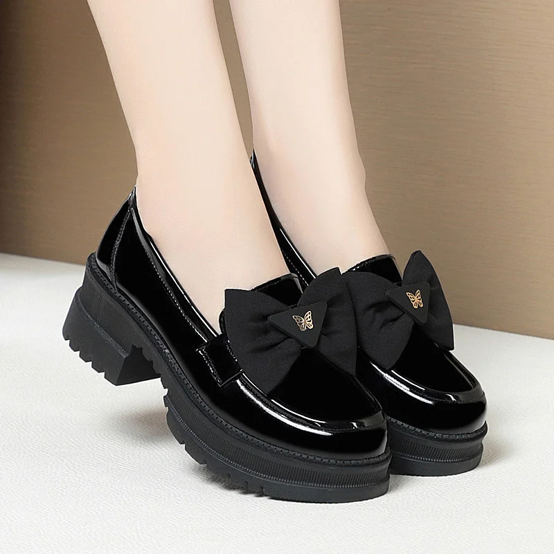 

Spring Women British Style Shallow Patent Leather Black Loafers Thick Bottom Bow Platform Shoes 2024 Med Heels Single Pumps