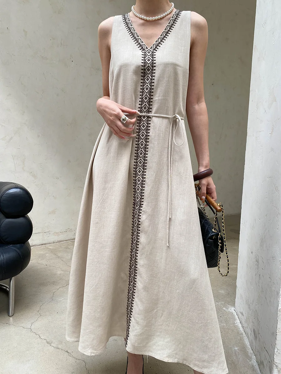 Frühlings- und Sommerkleid für Damen, lässig, einfarbig, V-Ausschnitt, Bohemian-Stil, bestickter Bund, ärmellos – Detail 17