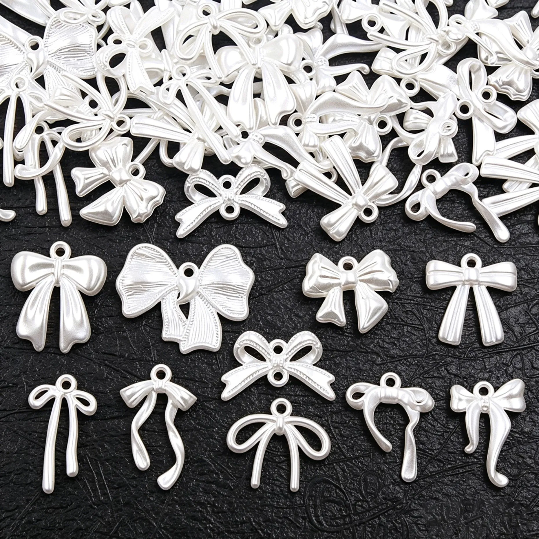 30/50/100g gemischte, zufällige Acryl-Imitationsperlen-Schleifenanhänger für DIY-Armbänder, Halsketten, Schmuckherstellung, Zubehör – Detail 3