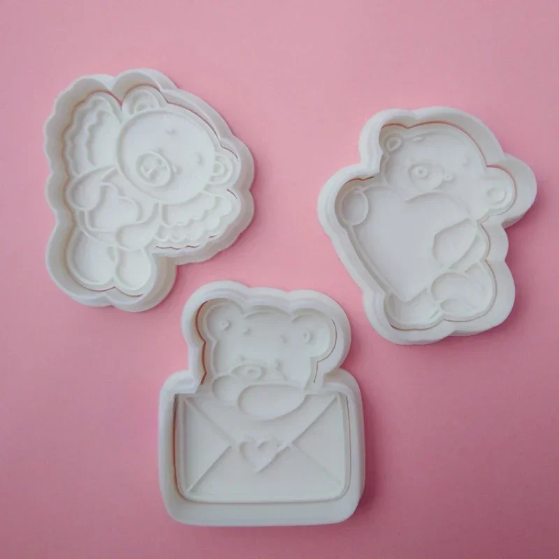 Valentine\'s Day Style Cookie Cutters and Stamps Cute Bear Biscuit Molds DIY Lover Cake Fondant Baking Tools Wedding Dessert gift