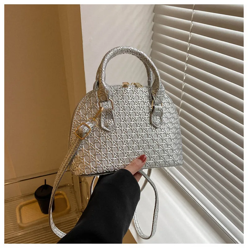 Silvery Crossbody Bag 2024 Spring New Korean Edition Fashionable Retro Handheld Shell Bag Minimalist Casual Shoulder Bag