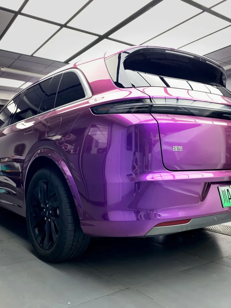 Premium PET Ultra Gloss Grape Purple Metallic Vinyl Wrap Roll mit Air Release Dehnbare selbstklebende Autoaufkleberverpackung – Detail 5