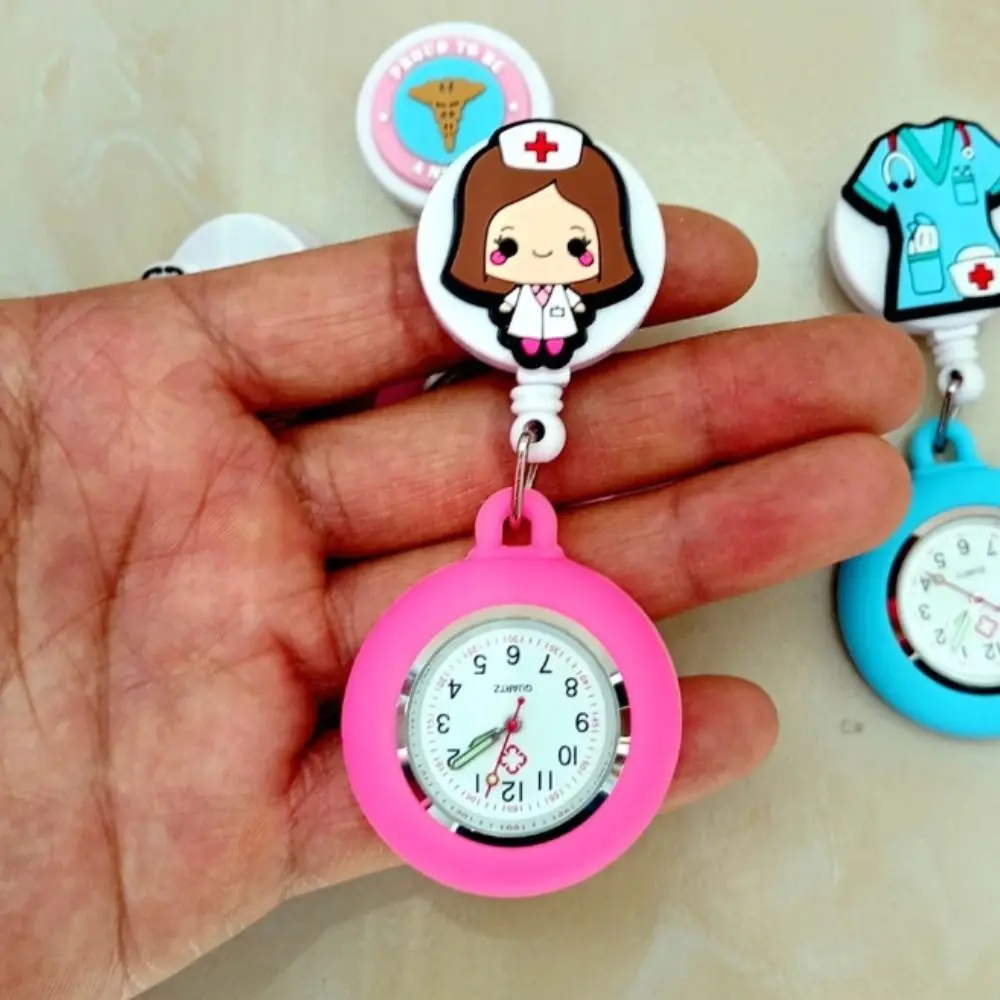 Großhandel Cartoon FOB Taschenuhren Silikon Einfaches Design Clip-Abzeichen-Rolle Mode-Accessoires Einziehbare Hängeuhr Unisex – Detail 9
