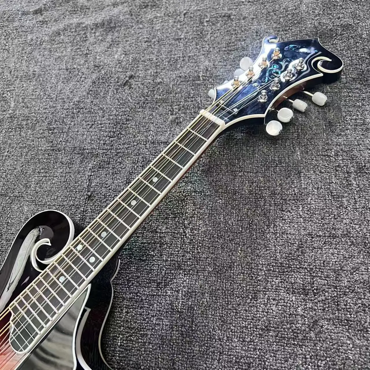ماندولين منحوت يدويًا على طراز - مراجعة Mandolin A Style وسعره