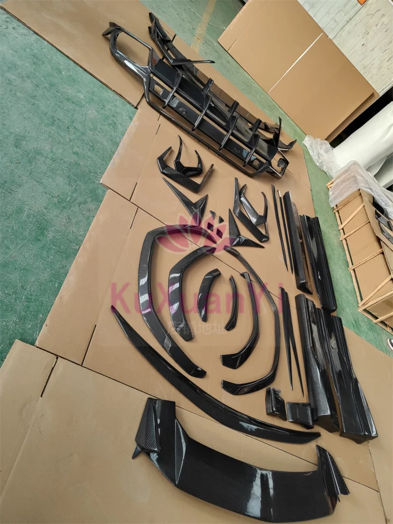 

Factory Direct Carbon Fiber Reversing Mirror Cover for Lamborghini URUS Modified Carbon Fiber Body Kit