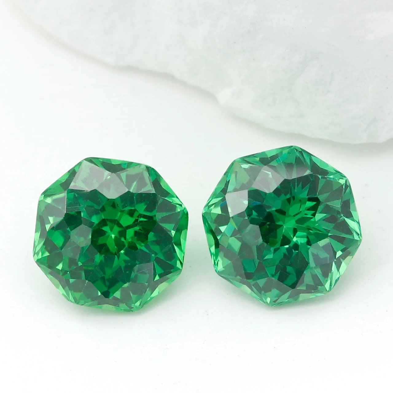 

YinZheng 5A Grade Shape Stars Cutting Cubic Zirconia Emerald Color Synthetic Zircon Stone For Jewelry Making
