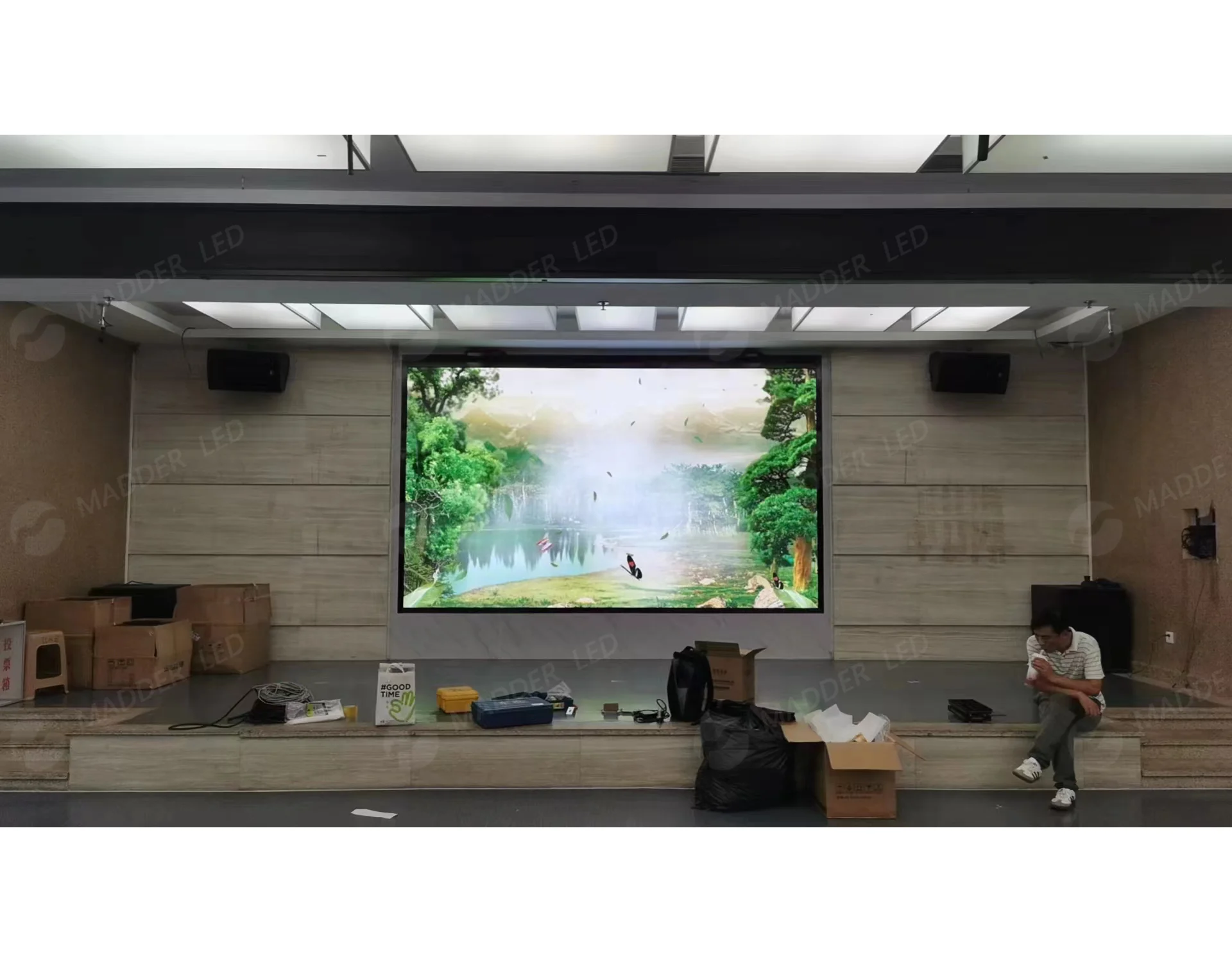 145 Inch 2K/4K HD Removable LED Screen Display for Meeting Education