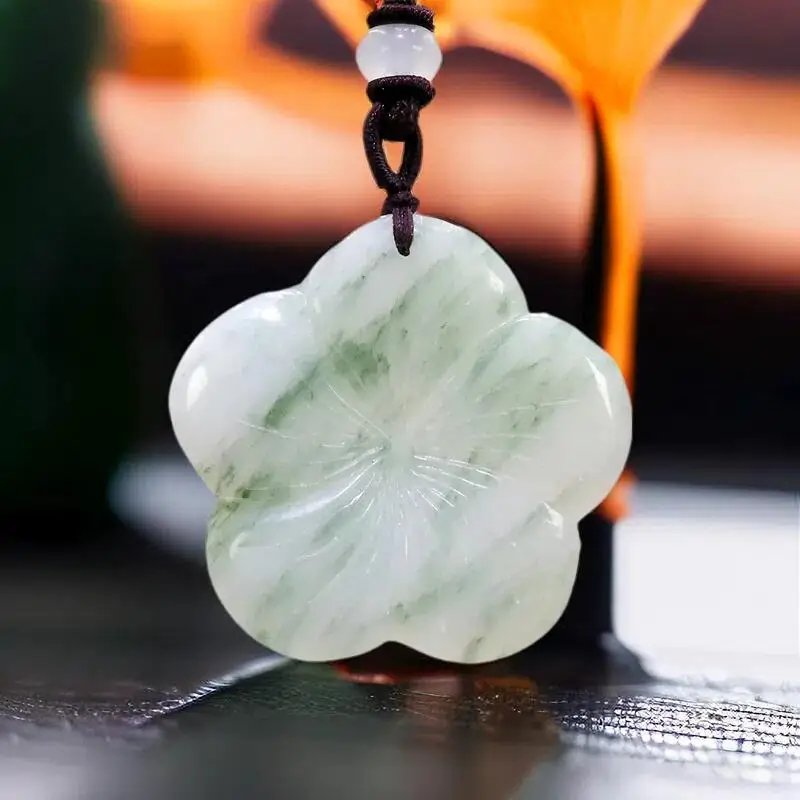 

Natural Real Jade Clover Pendant Necklace Carved Jewelry Luxury Chinese Amulet Stone Gemstones Gift Jadeite Vintage Designer