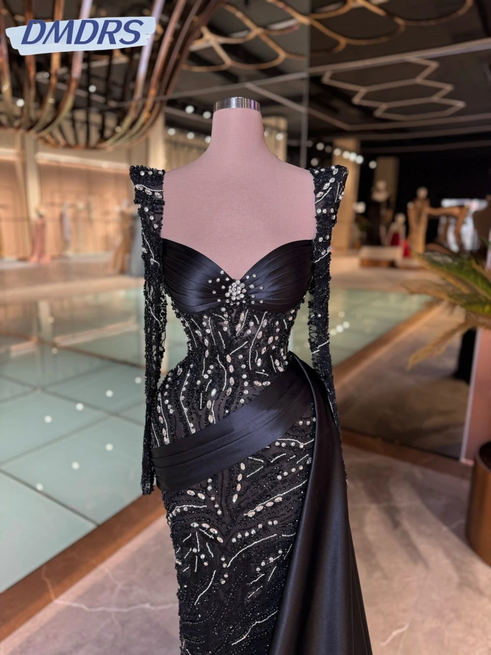 

Gorgeous Glitter Pearls Crystal Evening Dress With Side Train Illusion Long Sleeve Wedding Party Gown Customized Prom Dresses