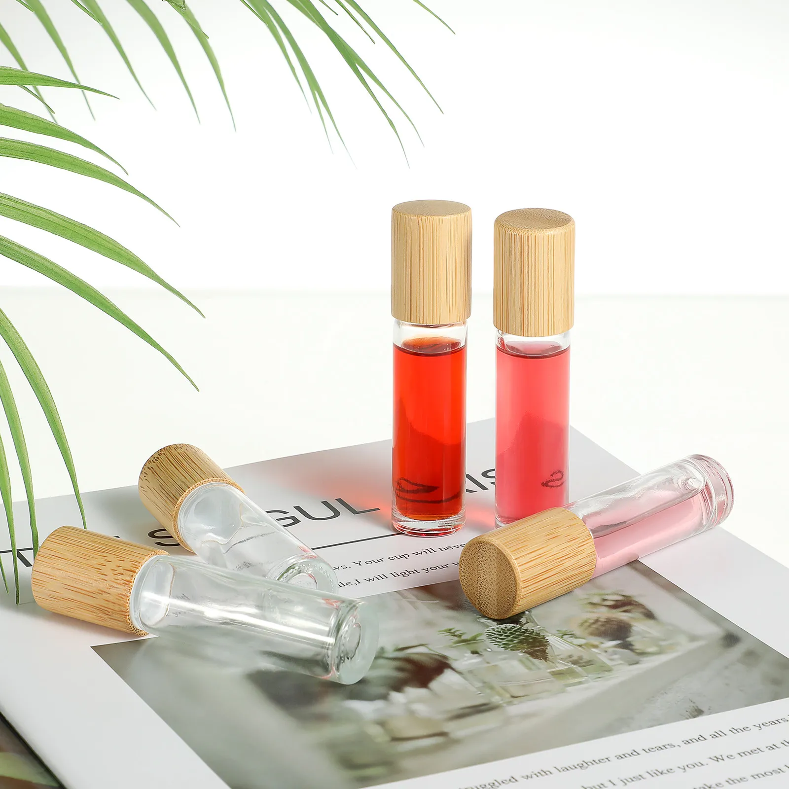 

10 шт. стеклянных роликовых флаконов с бамбуковыми крышками, портативные дорожные флаконы для эфирных масел, герметичные маленькие флаконы для духов, многоразовые