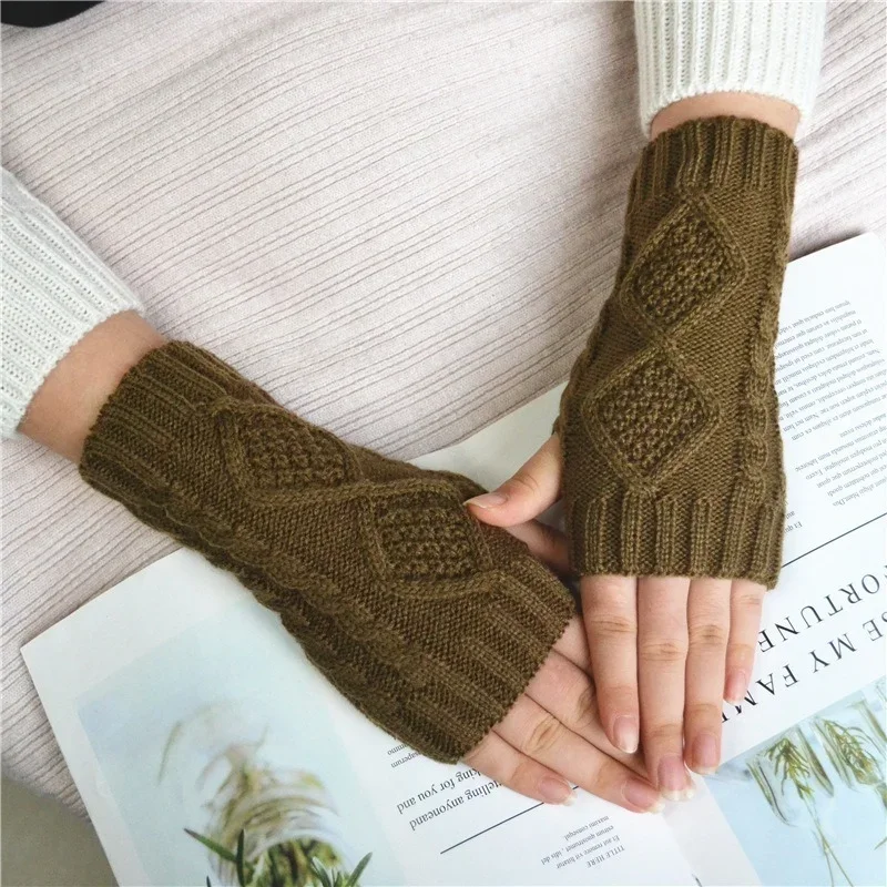 Stylish Women Gloves Winter Hand Warmer Gloves Women Arm Crochet Knitting Hollow Heart Mitten Warm Fingerless Work Gloves