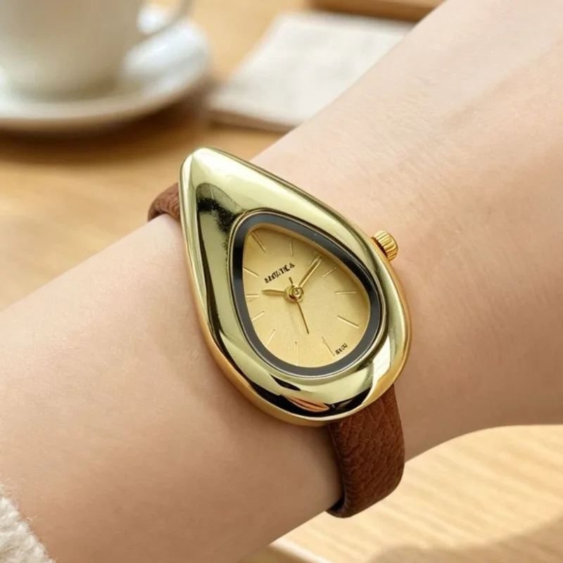 New Arrive Design Ladies Watch Irregular Dial Quartz Watch for Women Retro Soft Leather Strap Wristwatch Female Dress Clock Gift