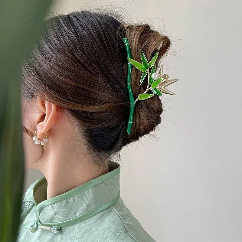 Elegant Hair Claw Retro Green Bamboo Hair Clip Hair Accessories Hairpin Claws Clip Ornament Women Girls New Style Women Headwear