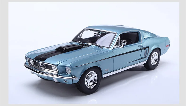 1:18 Maisto Ford 1967 1968 Mustang Gta Fastback Vintage Car Model Simulation Die Casting Car Desk Decoration Collection Gifts