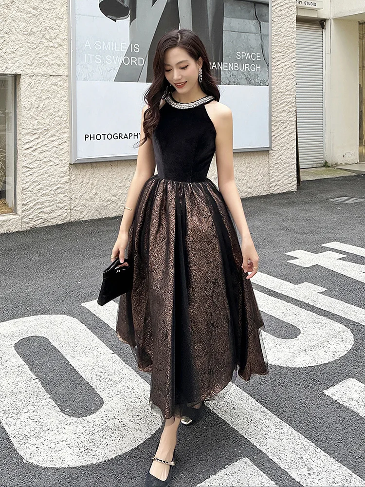 ภาษาฝรั่งเศสคํา Elegant สีดําชุดราตรีเพชรรอบคอกํามะหยี่ Splicing เอวสูง A-Line ชุดยาวผู้หญิง