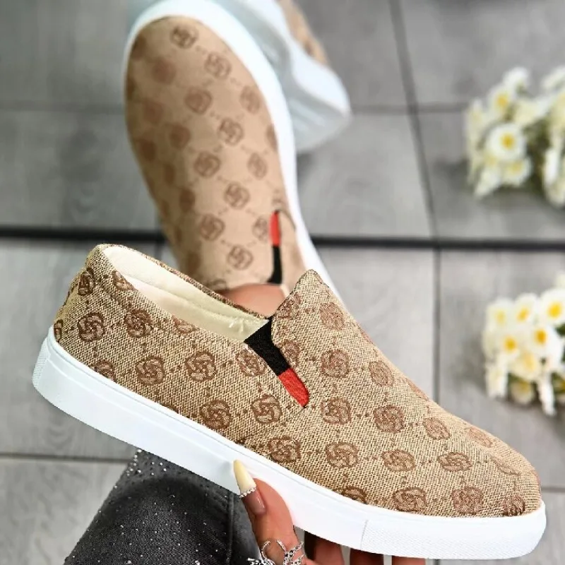 Sneakers da donna scarpe di tela Casual calde per le donne che camminano Slip on mocassini moda Outdoor Flat Sneakers donna Zapatos De Mujer