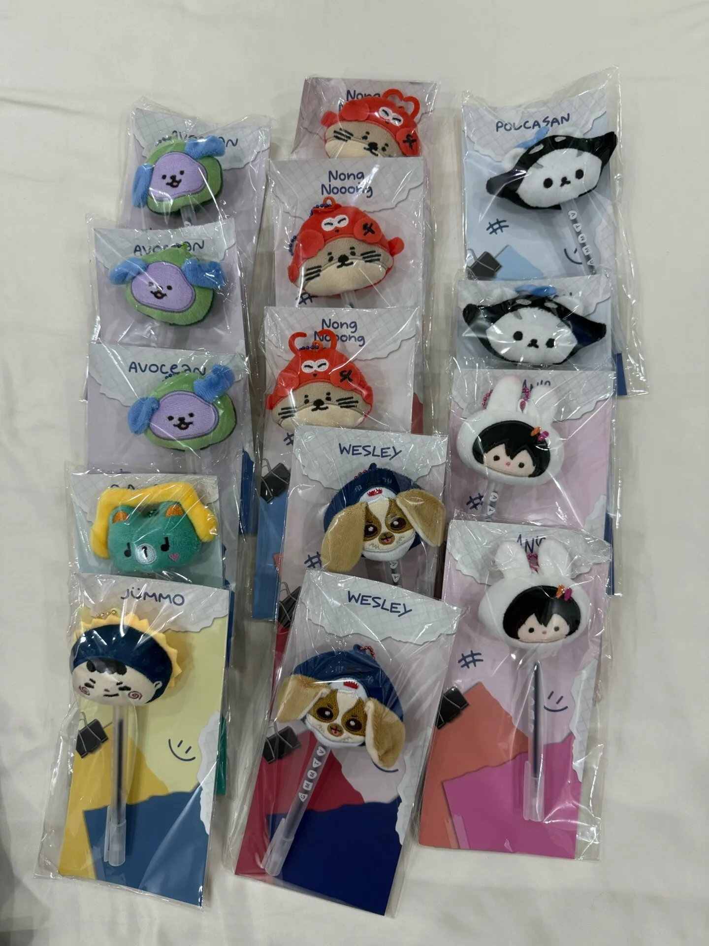 peluche-oficial-gmmtv-thai-star-geminifourth-williamest-pondphuwin-joongdunk-taynew-milklove-nantam-film-lykn-para-decorar-boligrafos