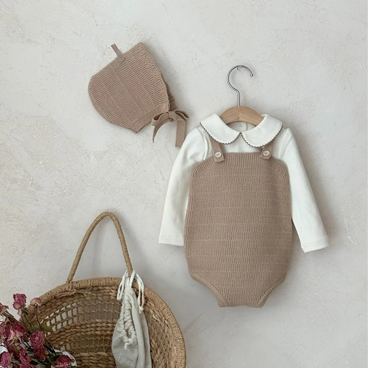 2026 Autumn New Baby Sleeveless Knitted Bodysuit + Hat Infant Boy Girl Vintage Strap Jumpsuit Solid Newborn Clothes 0-24M