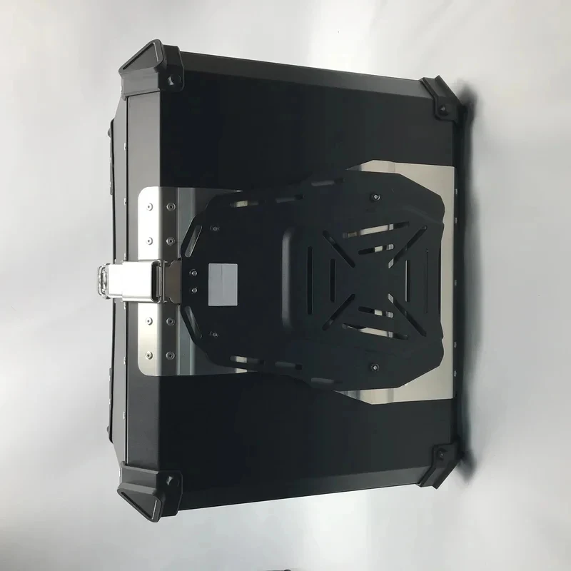 Factory Hot Selling 100L-X Black+Silver. Cer Box Aluminum Alloy Top Box Motorcycle Tail