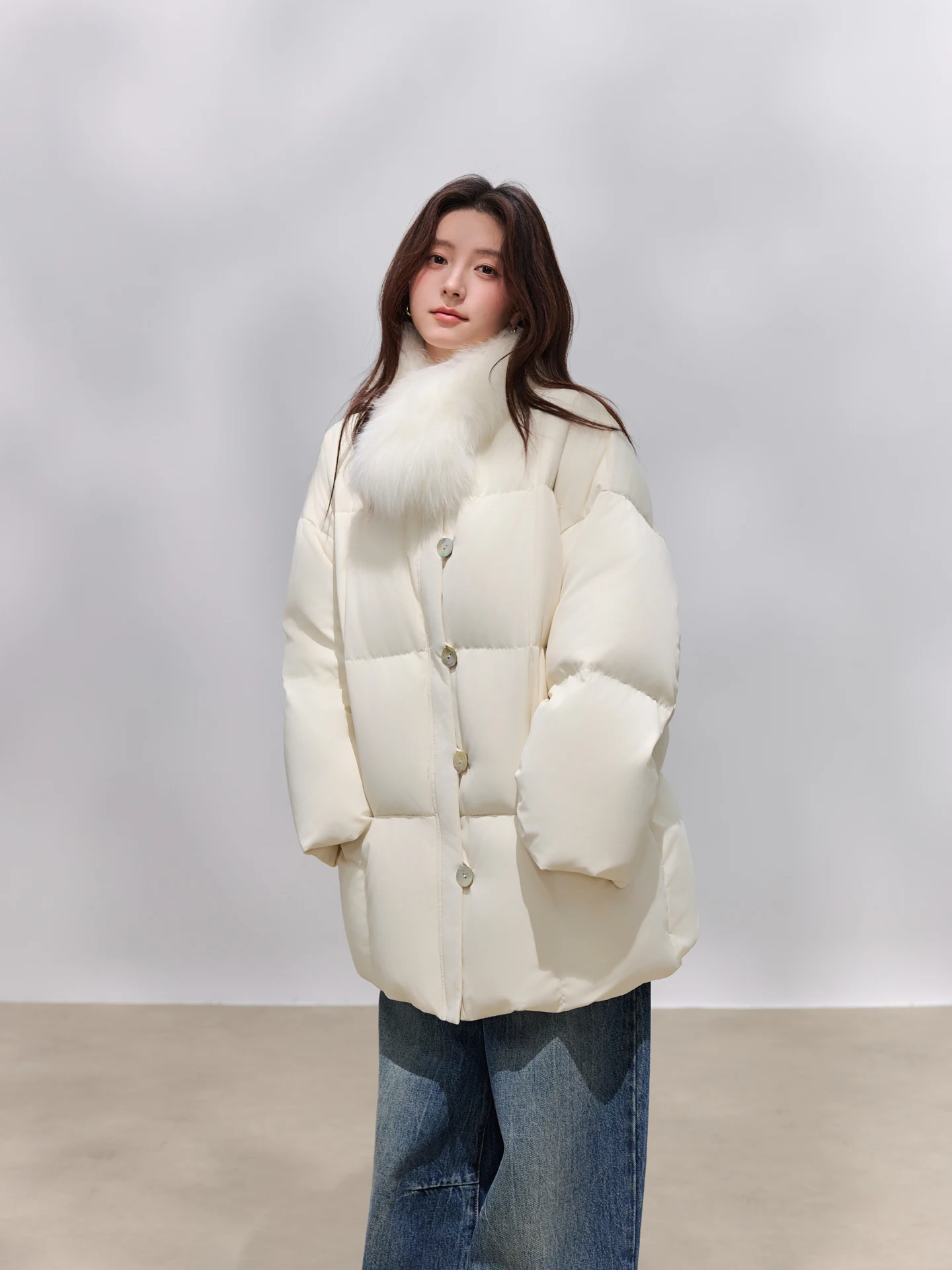 

Зимнее пальто Chen U One Cloud Puffa с длинным меховым воротником, на белом гусином пуху, повседневное, свободного кроя, новинка 2025 года