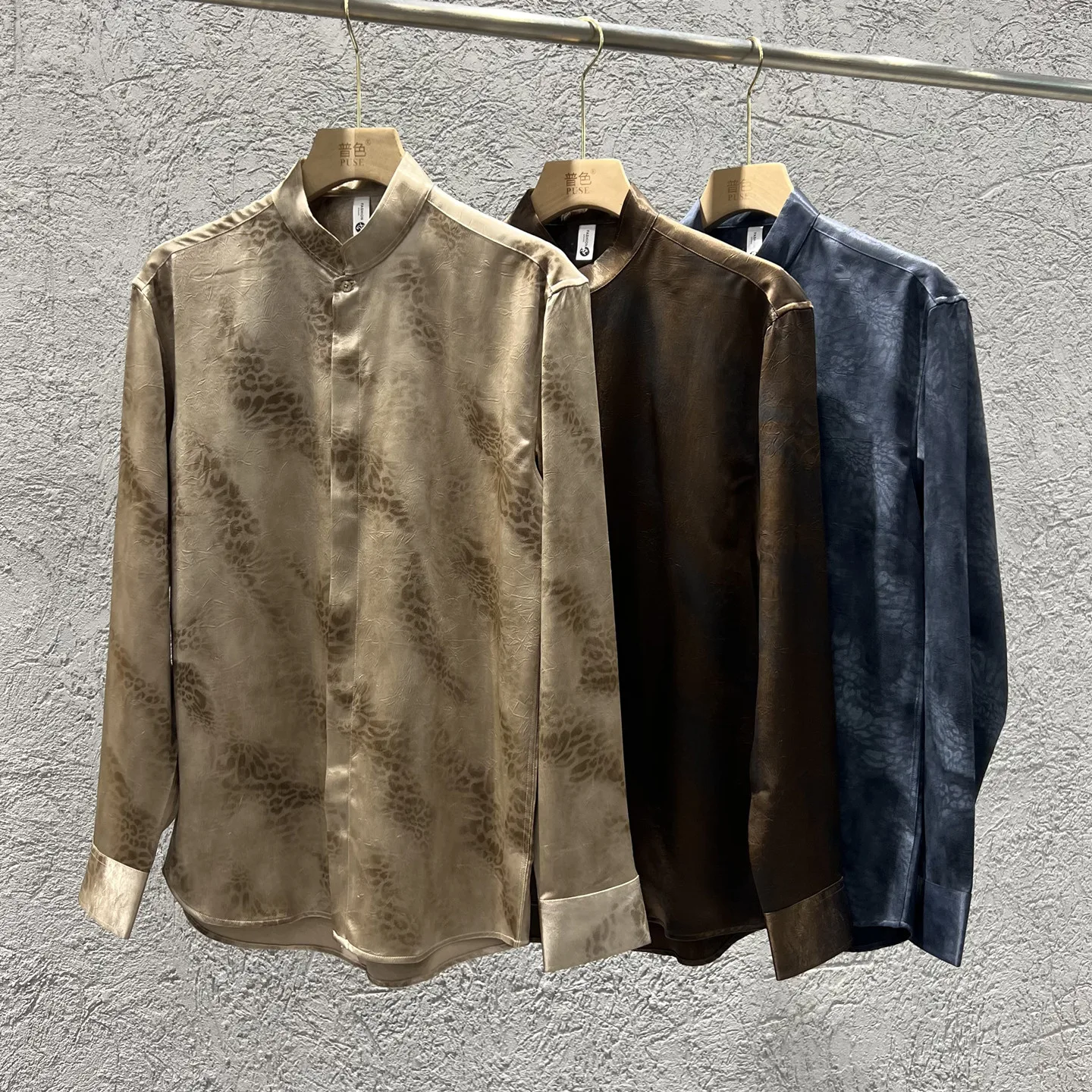 Gradiënt satijnen overhemd heren, nieuwe Chinese opstaande kraag, verborgen knoopontwerp, trendy vrijetijdskleding