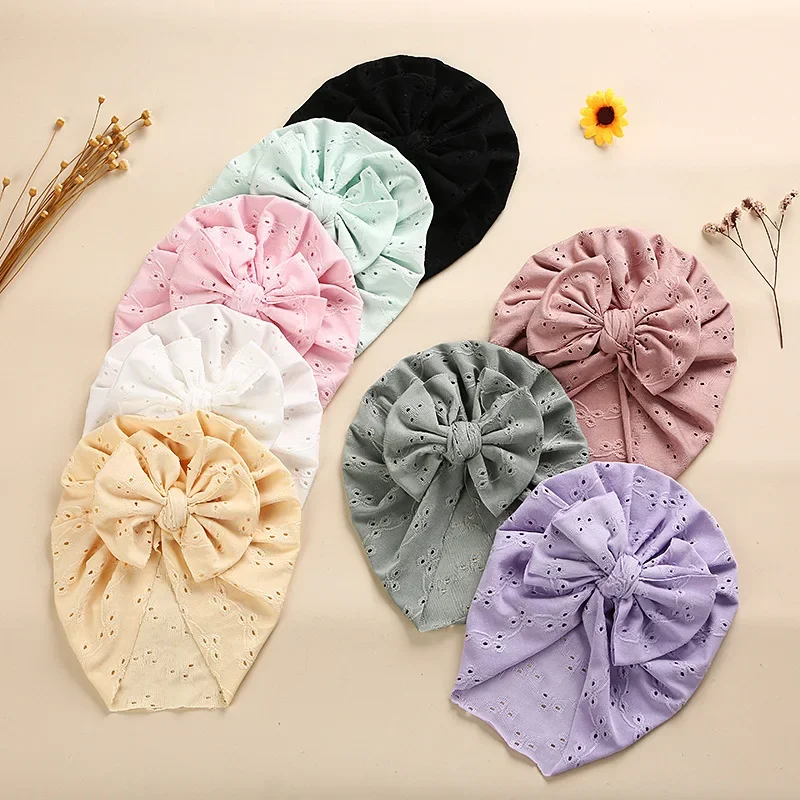 Gorro con lazo de turbante calado de encaje para bebé, gorro elástico suave con flores para niños, gorros transpirables para primavera y verano para niña recién nacida