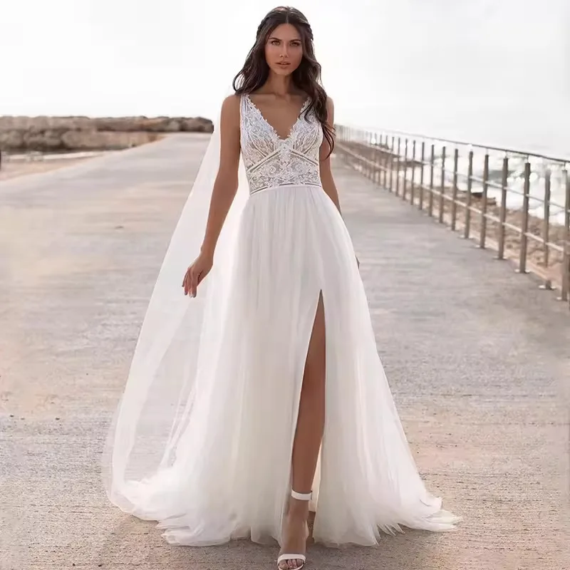 Vestidos de novia de playa blancos personalizados una línea de corte hueco espalda cuello en V sin mangas batas de soriee vestidos de novia con apliques