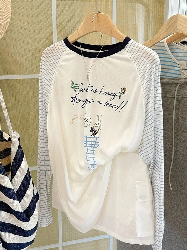 Camiseta de manga larga para mujer de talla grande con rayas en los hombros, estampado de dibujos animados, ajuste holgado, top anti-UV para verano y primavera, para un look más joven
