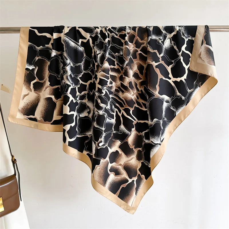 New summer printed twill silk square scarf, small luxury style women's silk scarf, sun protection decorative shawl 90cm