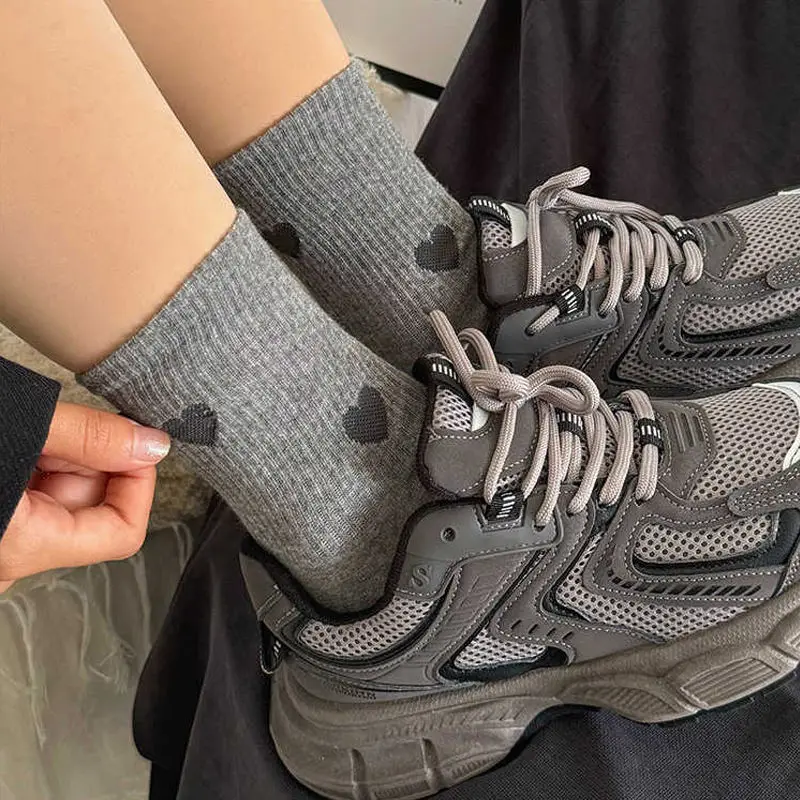 5 pares amor impressão meados tubo meias tendência de inverno respirável coreano elegante harajuku hip hop meias presente natal engraçado meias femininas