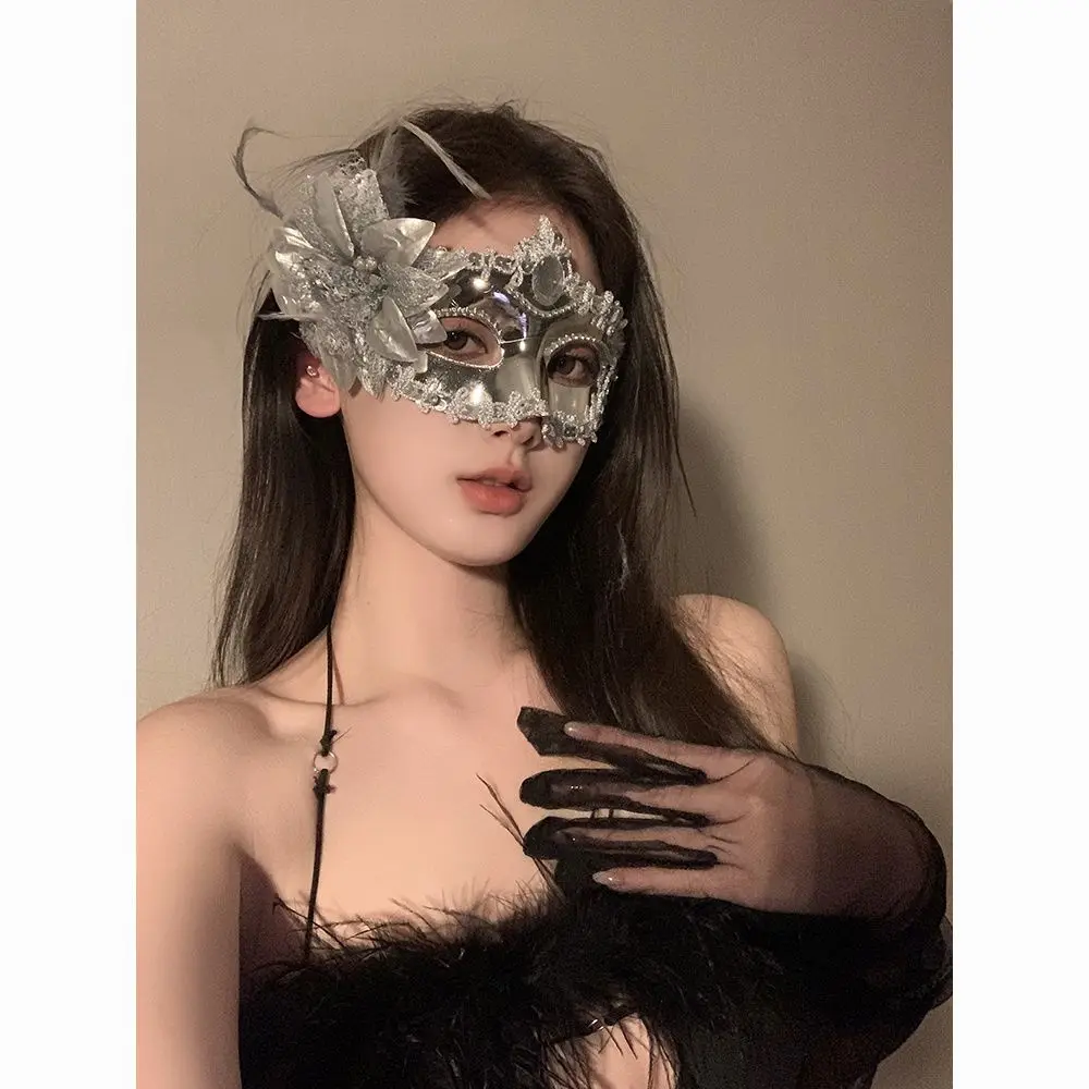 Mascarade Girl Party Masque de maquillage sexy Demi-visage Masque pour les yeux Masque de performance Femmes adultes Costume de cosplay Halloween Fnaf