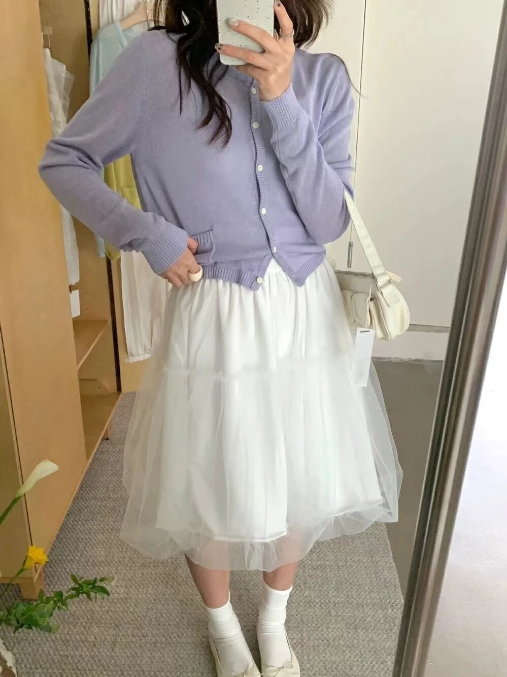 

Princ Sle Semi-Body Skirt with Ruffle Design in White And ey Five-Quarter Length Tulle Skirt for Women Casual Wear