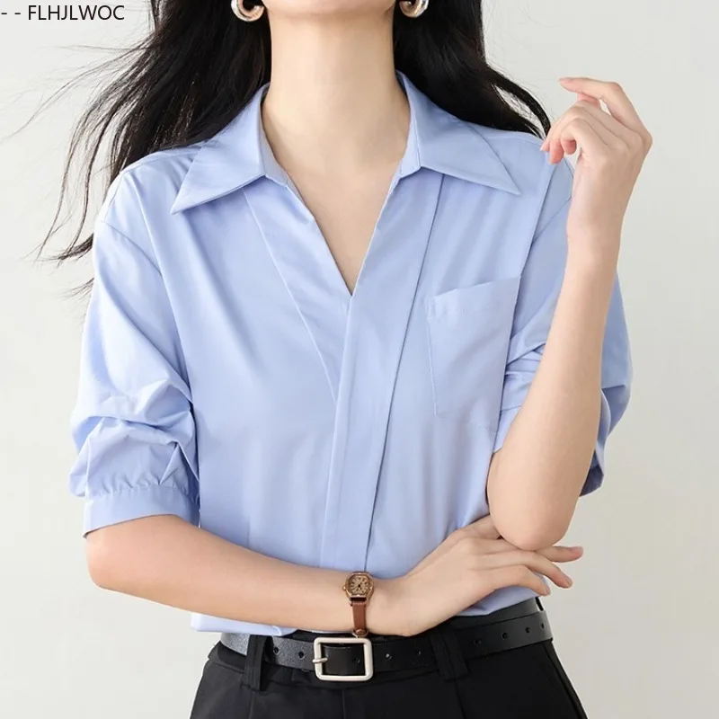 Office Lady Basics เสื้อสีฟ้าสีขาวออกแบบใหม่ผู้หญิงฤดูร้อนทํางาน V คอเสื้อปุ่มภาษาฝรั่งเศสคําออกแบบสัมภาษณ์เสื้อ