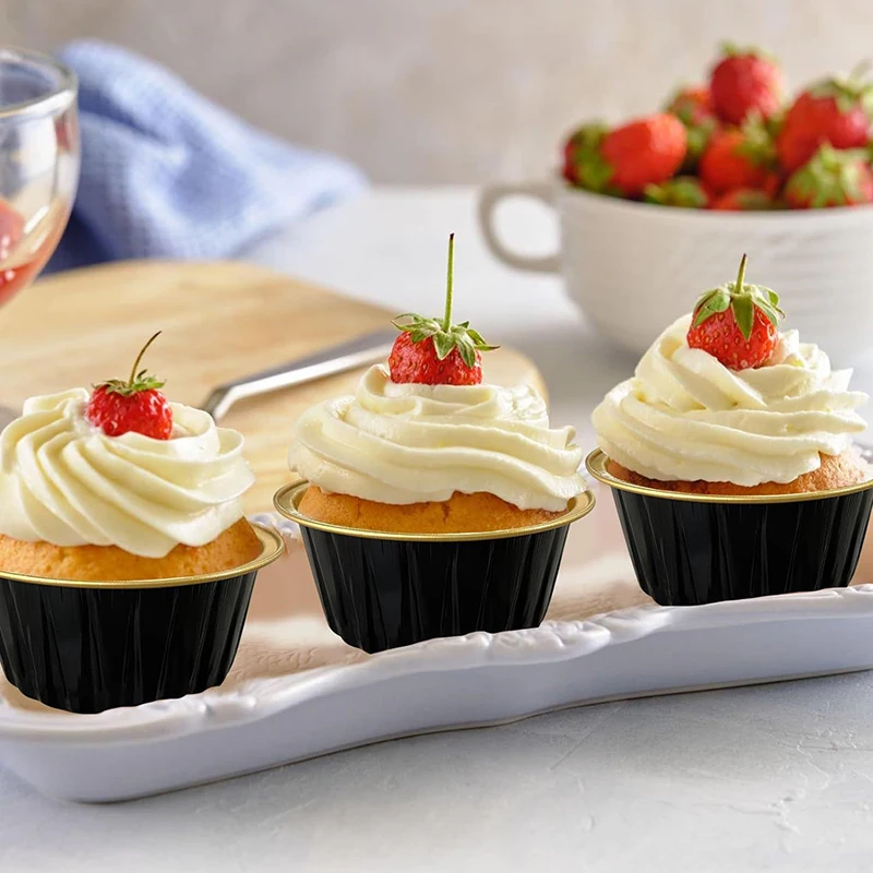 Mini copos de cozimento descartáveis, Folha de alumínio, Bolo com tampas, Colheres, Resistente ao calor, Muffin Cake Cup for Gatherings Party, 50pcs