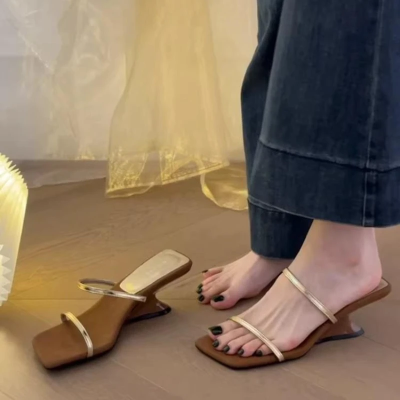 

Summer New Niche Design Slope Heel Cool Slippers Women's Square Head Open-toe Sandals Fashion Temperament High Heels 2026