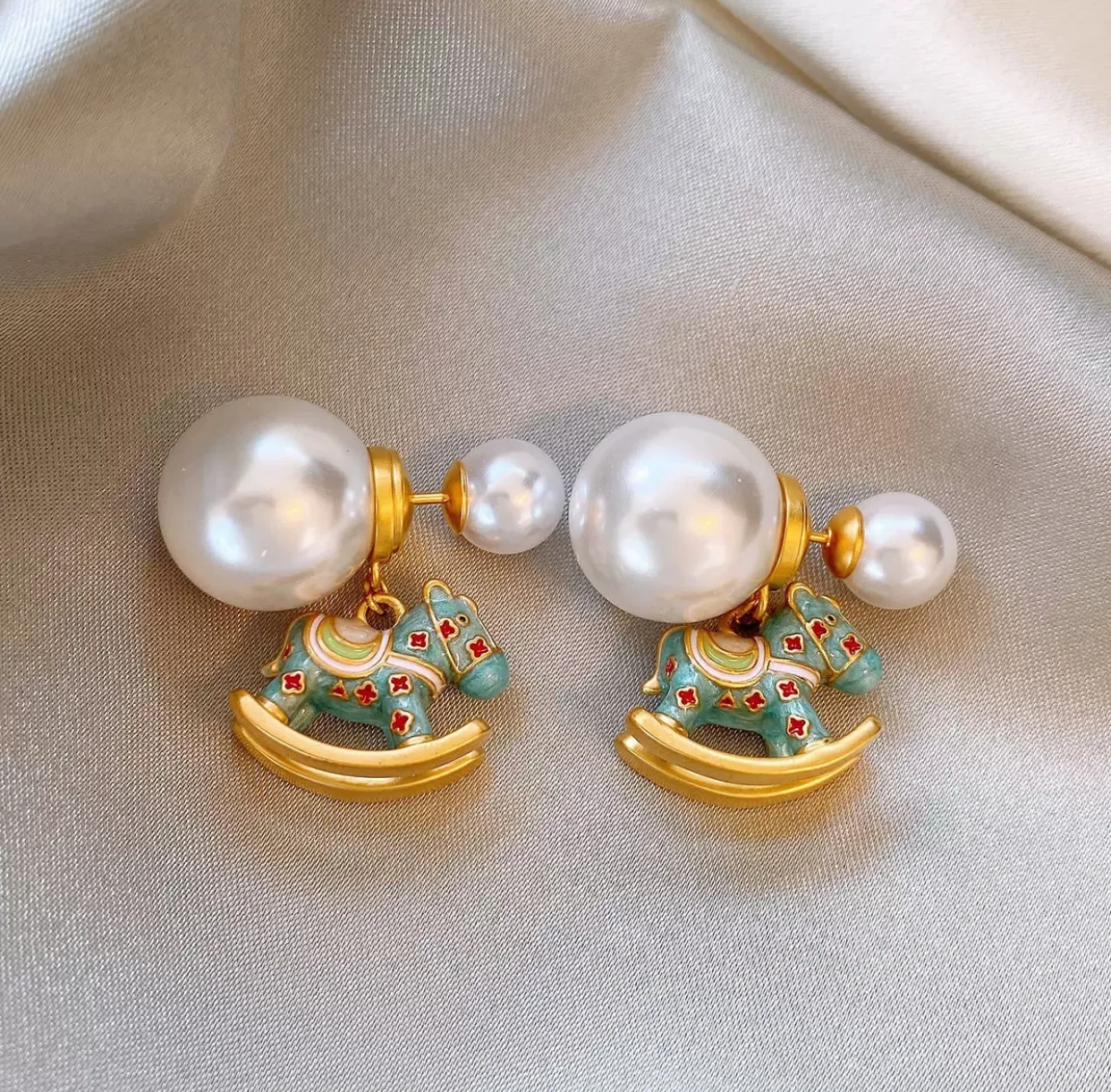 

[Classic] 2.7 * 2.5 cm front and back pearl pony earrings for women, luxurious and high-end, elegant and grand,2026 new year ear