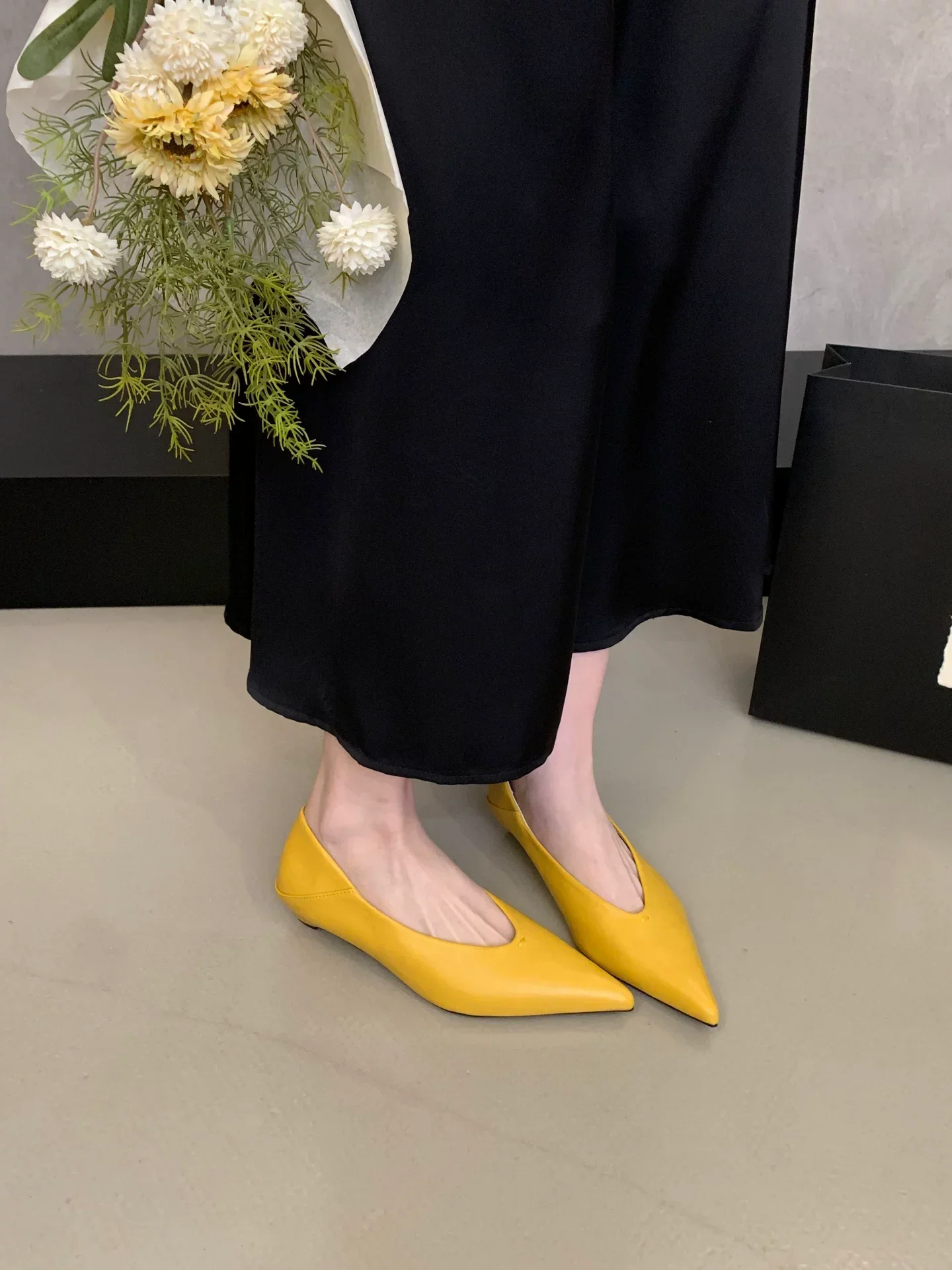 2026 Neue Marken-Damenpumps Elegante Dünne High Heels Modische Spitze Flache Slip-On Schuhe – Detail 14